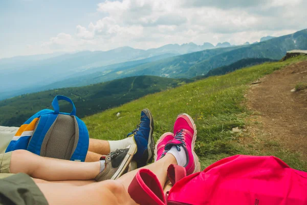 Legs of traveler family — Stock Photo, Image