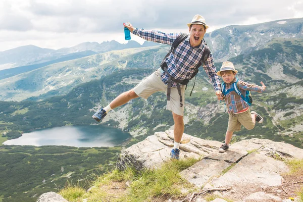 Vater Und Sohn Wandern Rila Gebirge Bulgarien — Stockfoto