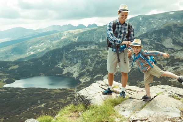 Vater Und Sohn Wandern Rila Gebirge Bulgarien — Stockfoto