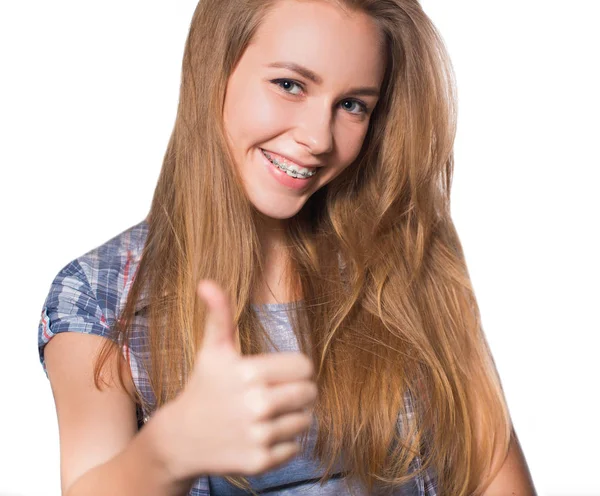 Schöne Junge Blondie Mädchen Zeigt Ihre Zahnspange Isoliert Auf Weiß — Stockfoto