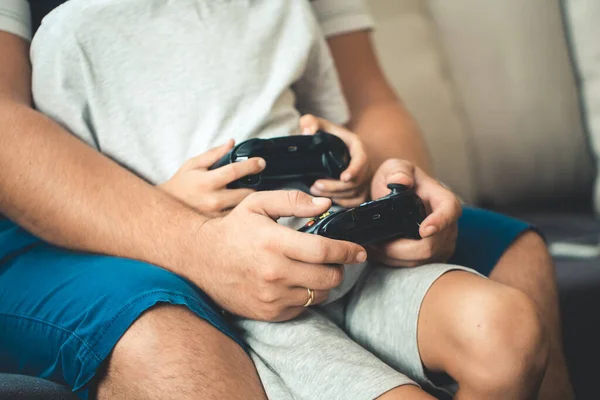 Uomo Che Gioca Videogioco Con Joystick — Foto Stock