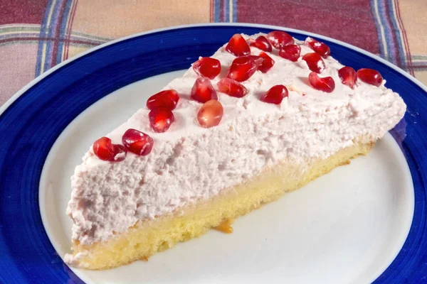 Pomegranate cottage cheese cake — Stock Photo, Image