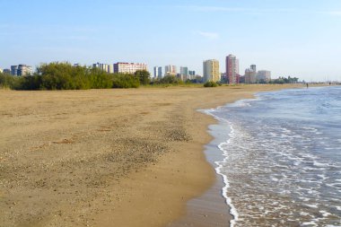 Massalfassar 'da kumsalda, Valencia, İspanya yakınlarında.
