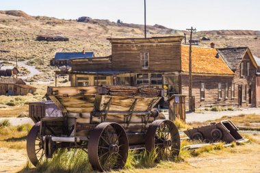 Demir tekerlekli California Ghost Town ahşap vagon