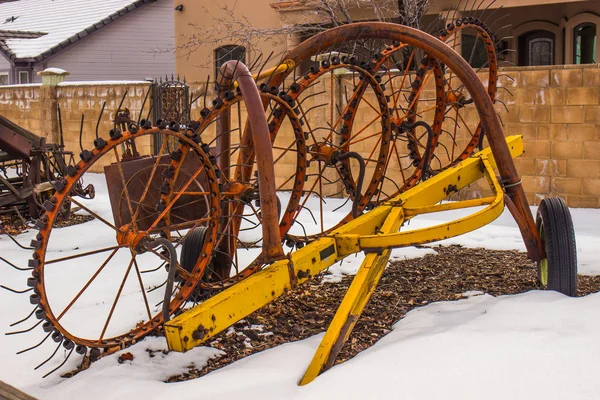 Old Farming Equipment In Winter — Stock Photo, Image