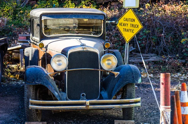 Automobile Epoca Abbandonata Nel Cantiere Salvataggio — Foto Stock