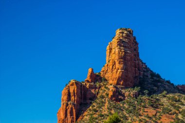 Kırmızı Rock Güneybatı çöl Peaks'e pürüzlü