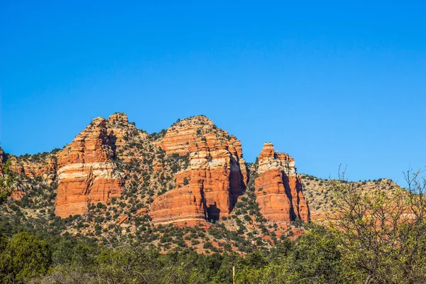 Red Rock Dağları beyaz jeolojik katmanları gösterilen Arizona