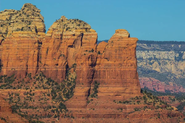 Arizona yüksek çöl Red Rock dağların sarp uçurumlarda