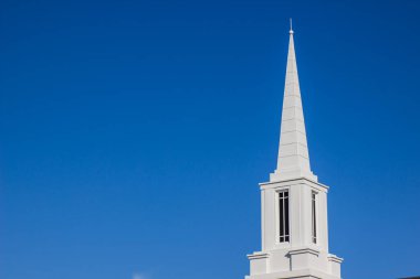 Kilise Çanı Gökyüzüne Yükseliyor