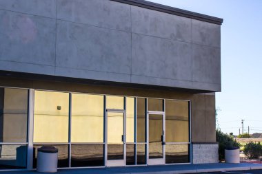 Boş Köşe Ticaret Mağazası Binası