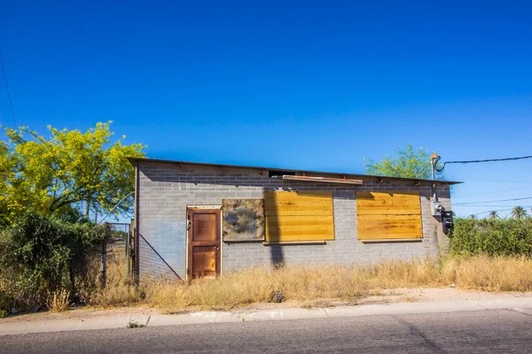 Edificio Nivel Antiguo Con Windows Bloqueado — Foto de Stock