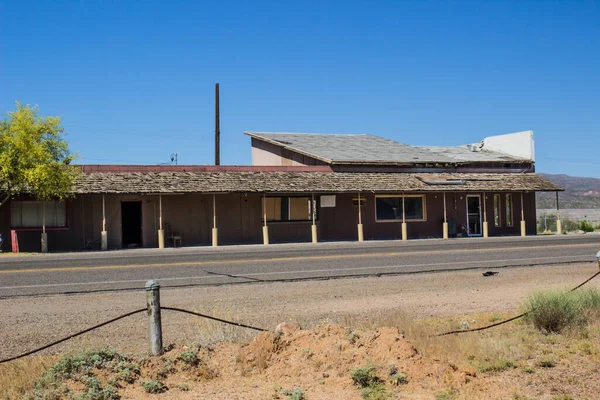 Edificio Comercial Abandonado Junto Carretera Que Necesita Reparación — Foto de Stock