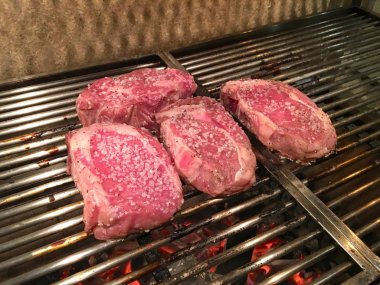 Çiğ biftek ızgara