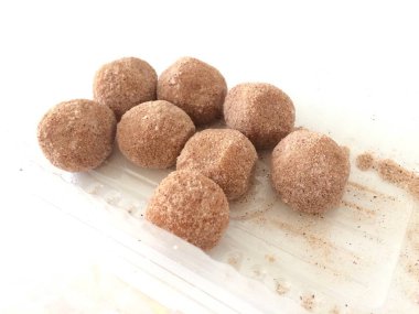 Yuvarlak şeker kaplı tatlılar