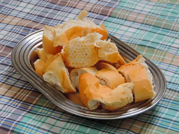 Portion geschnittenes Brot — Stockfoto