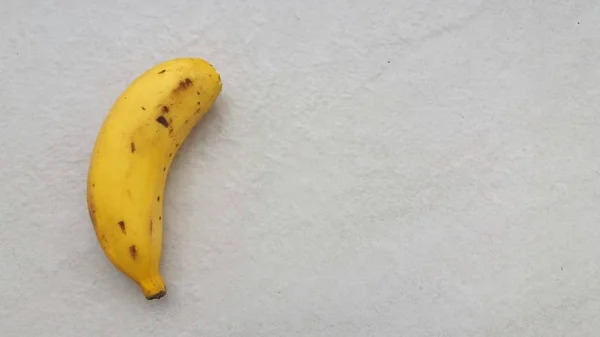 A single banana — Stock Photo, Image