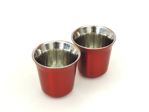 Tazas de metal rojo —  Fotos de Stock