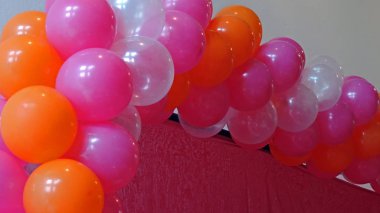 Renkli balonlar Arch