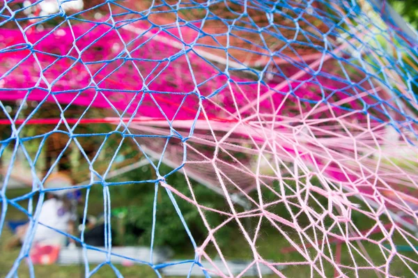 Bir web iplik, ağ kavramı