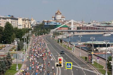 Rusya, Moskova, 13 Ağustos 2017: çalışan Luzhniki yarım Mar insanlar