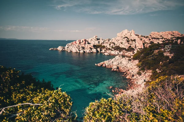 deniz manzarası ile yatlar 