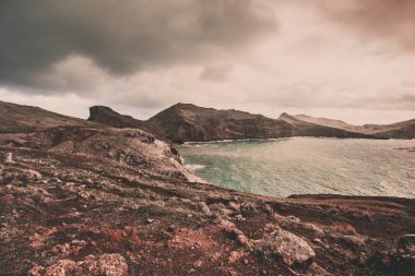 Madeira Adası'nın ıssız ve vahşi kıyısı