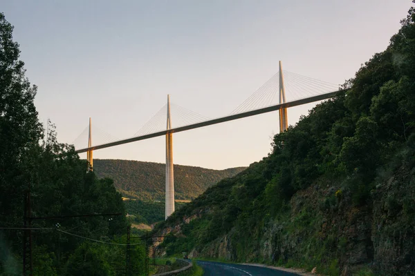 Blick Von Der Straße Unter Dem Viadukt Auf Millau Pylonen — Stockfoto