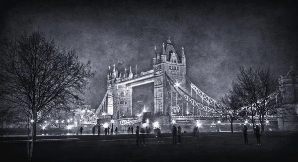 Tower Bridge à noite - Londres, Reino Unido — Fotografia de Stock