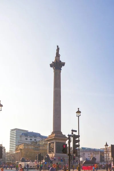 Coluna de Nelson em Trafalgar Square, Londres, Inglaterra — Fotografia de Stock