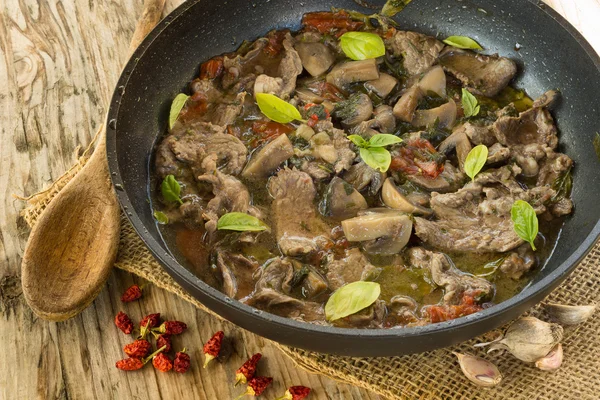 Stufato di carne e funghi — Foto Stock