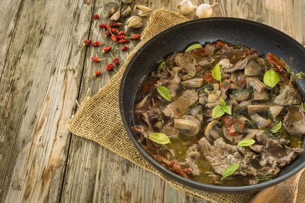 Stufato di carne e funghi — Foto Stock