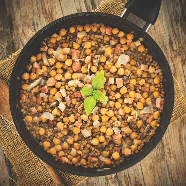 Guisado de legumes e bacon — Fotografia de Stock