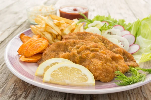 Schnitzel de salsicha, costeleta milanesa — Fotografia de Stock