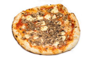 Mantarlı Pizza izole