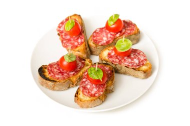 Bruschette ile İtalyan salamı