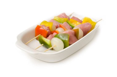 et ve sebze şişleri