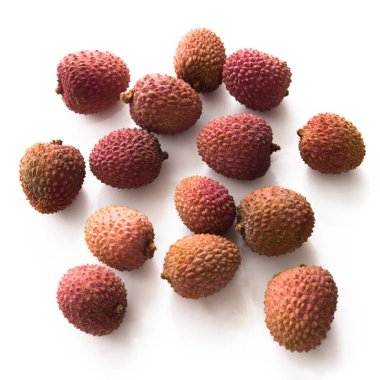lychees üzerinde beyaz izole