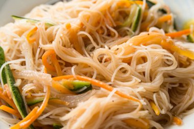 Pirinç Noodle sebzeli