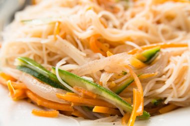 Pirinç Noodle sebzeli