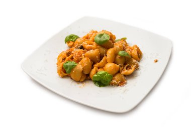 Yahni ve peynirli makarna