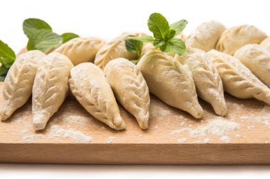 Spagetti şalgam yeşilliği ile