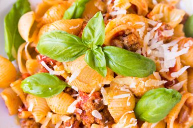 Yahni soslu makarna çeşitleri