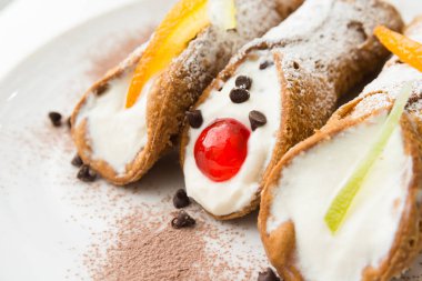 Sicilya Cannoli, İtalyan tatlı