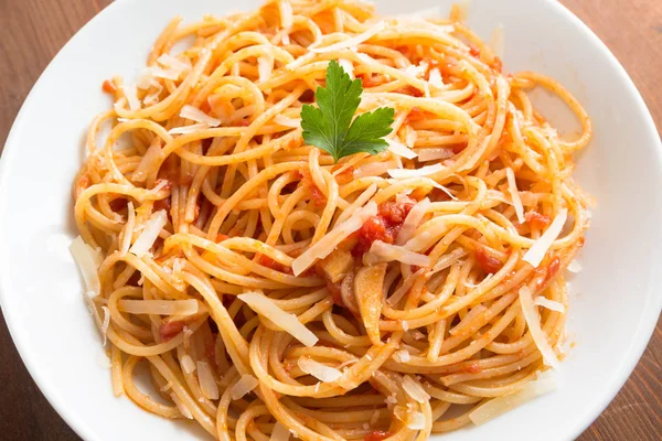 Domates sosu ve kahvaltilari spagetti yemek peynir, İtalyan mutfağı