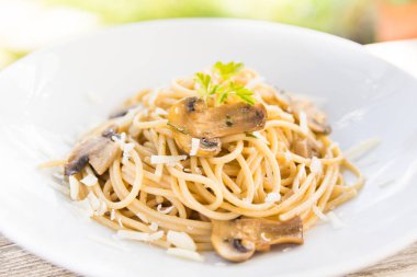 Tabak makarna mantar ve kahvaltilari 