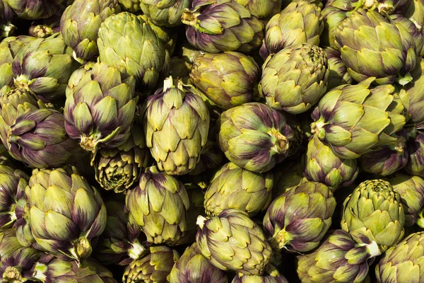 Fresh Sardinian Purple Artichokes — Stock Photo, Image