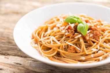 Yahni sos ve kahvaltilari spagetti yemek 