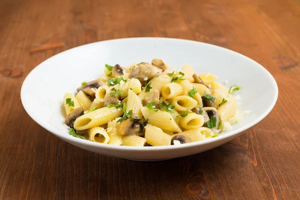 Plato Penne Pasta Con Champiñones Perejil — Foto de Stock