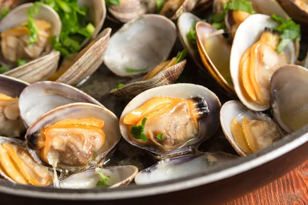 Сковородка Приготовленными Моллюсками Средиземноморская Еда — стоковое фото
